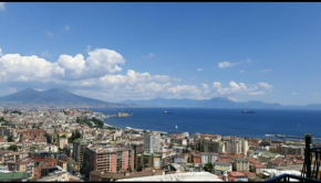 Bilocale panoramico, Napoli